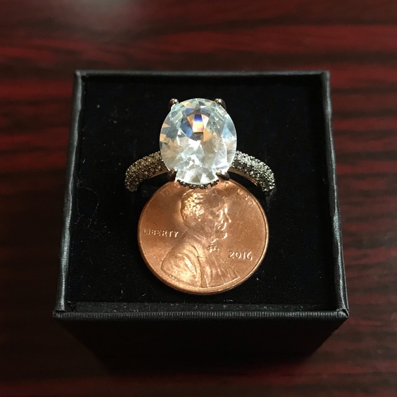 Stunning 925 Silver White Sapphire Oval Cut Ring! - Picture 2 of 5